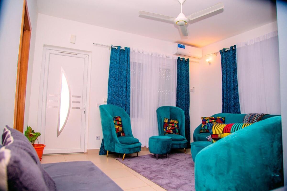 Apartament Two Storey Three Bedroom House *